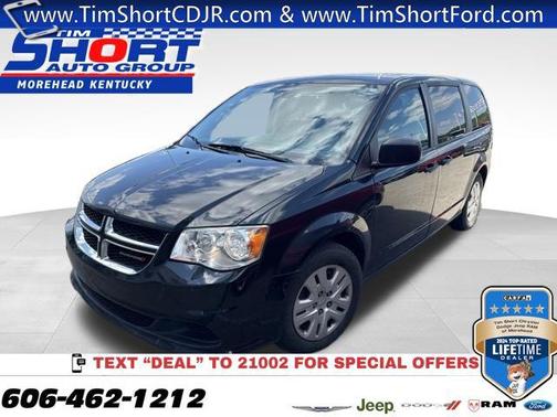 Brilliant Black Crystal Pearlcoat 2020 Dodge Grand Caravan SE