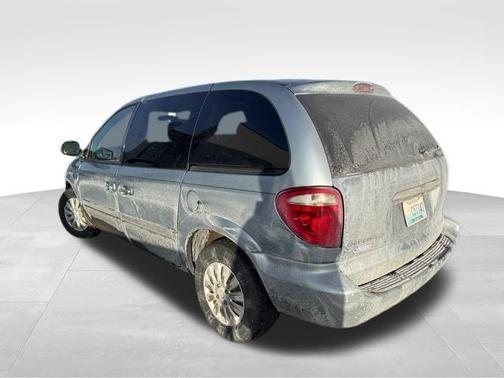 2005 Chrysler Town & Country Base