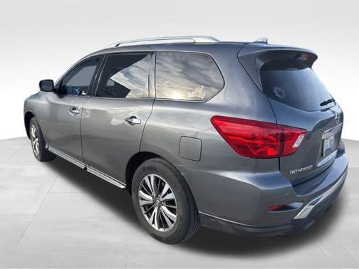 2019 Nissan Pathfinder SV