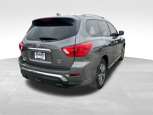 2019 Nissan Pathfinder SV