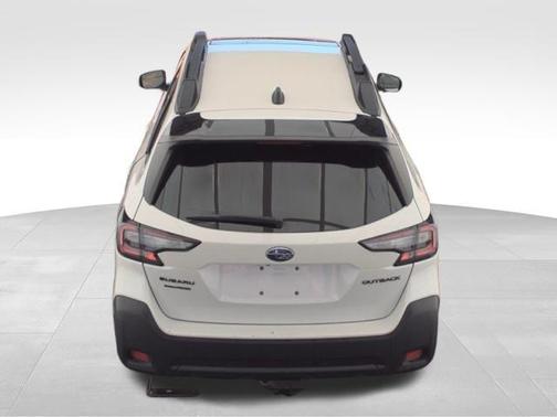 Crystal White Pearl 2025 Subaru Outback Onyx Edition