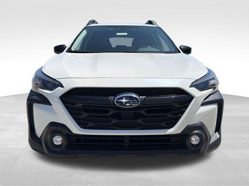 Crystal White Pearl 2025 Subaru Outback Onyx Edition