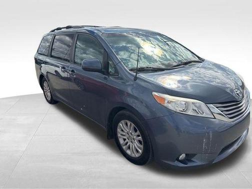 2014 Toyota Sienna XLE