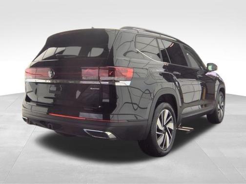 Deep Black Pearl 2025 Volkswagen Atlas 2.0T SE w/Technology 4MOTION