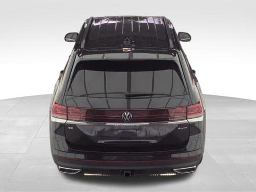 Deep Black Pearl 2025 Volkswagen Atlas 2.0T SE w/Technology 4MOTION