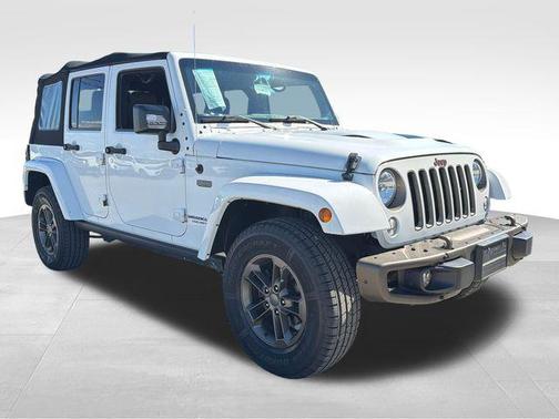 Bright White Clearcoat 2016 Jeep Wrangler Unlimited Sahara