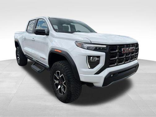 Summit White 2025 GMC Canyon AT4