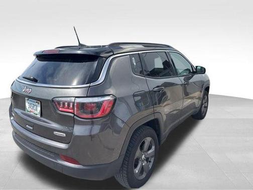 Granite Crystal Metallic Clearcoat 2018 Jeep Compass Latitude