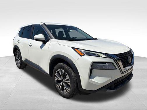 Pearl White Tricoat 2023 Nissan Rogue SV
