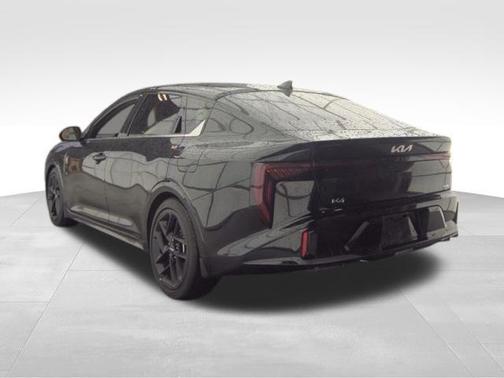 Aurora Black Pearl 2025 Kia K4 GT-Line Turbo