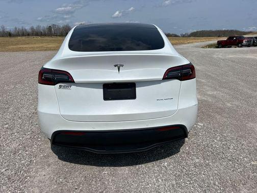 2022 Tesla Model Y Long Range Dual Motor All-Wheel Drive