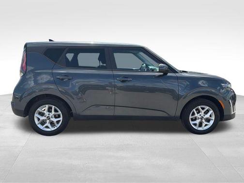 Gray 2025 Kia Soul LX