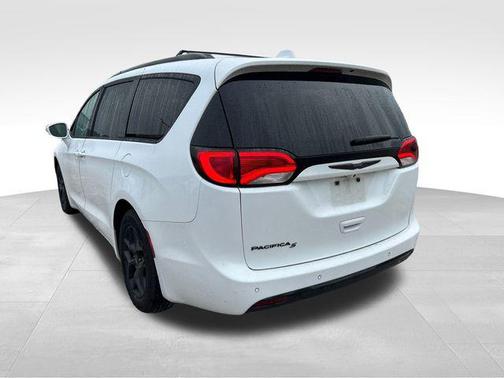 2018 Chrysler Pacifica Touring-L Plus