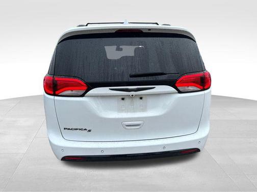 2018 Chrysler Pacifica Touring-L Plus