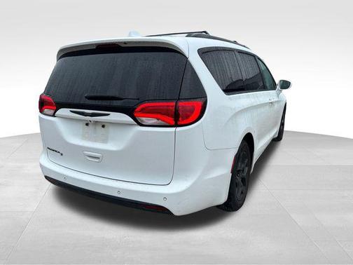 2018 Chrysler Pacifica Touring-L Plus