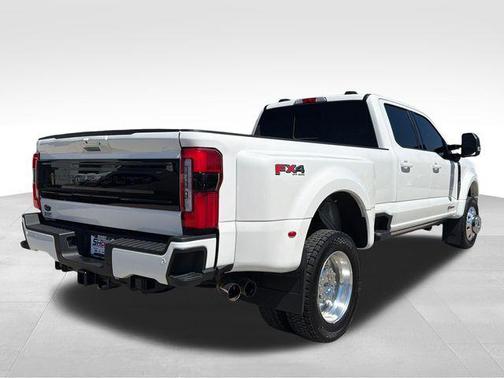 Star White Metallic Tri-Coat 2025 Ford F-450 Platinum