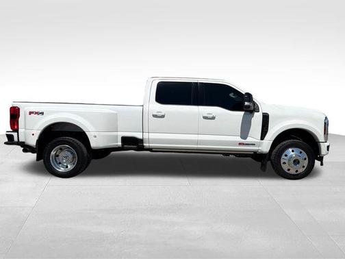 Star White Metallic Tri-Coat 2025 Ford F-450 Platinum