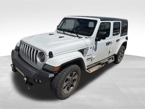 Bright White Clearcoat 2018 Jeep Wrangler Unlimited Sahara