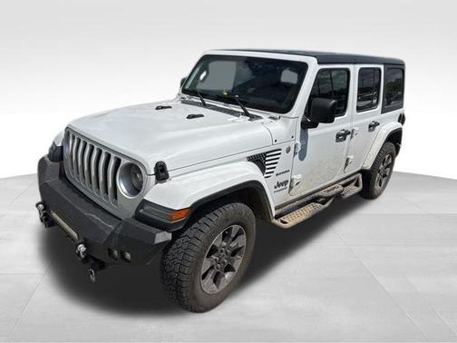 Bright White Clearcoat 2018 Jeep Wrangler Unlimited Sahara