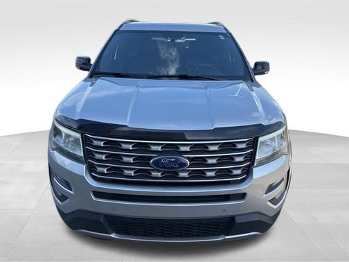 Ingot Silver 2017 Ford Explorer XLT
