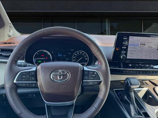 2023 Toyota Sienna Platinum 7 Passenger