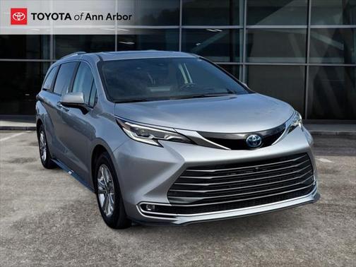 2023 Toyota Sienna Platinum 7 Passenger