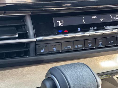 2023 Toyota Sienna Platinum 7 Passenger