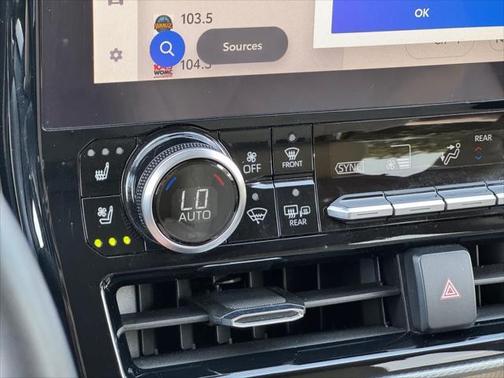 2024 Toyota Highlander Hybrid Platinum