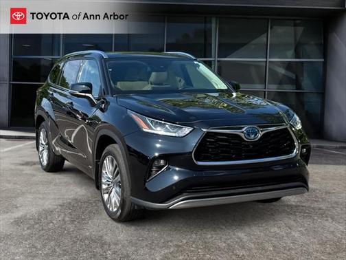 2024 Toyota Highlander Hybrid Platinum