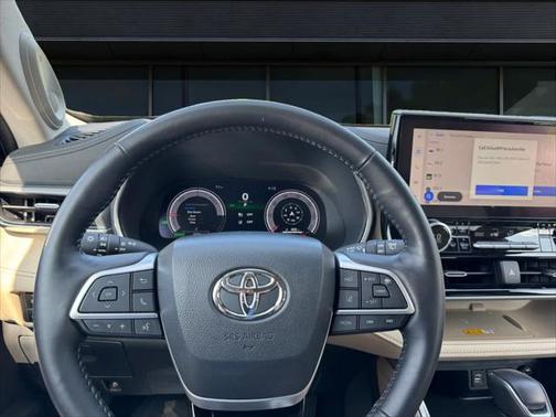 2024 Toyota Highlander Hybrid Platinum
