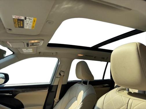 2024 Toyota Highlander Hybrid Platinum