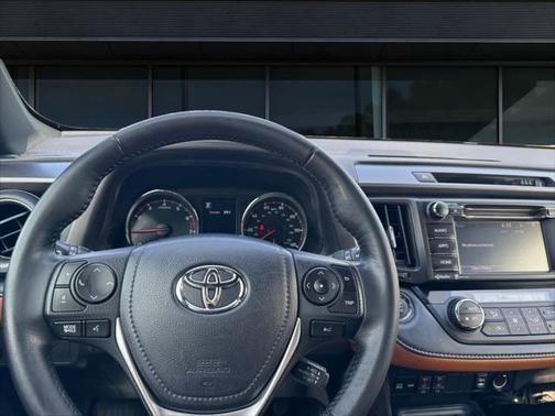 2018 Toyota RAV4 SE