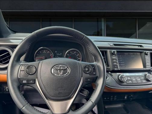 2018 Toyota RAV4 SE