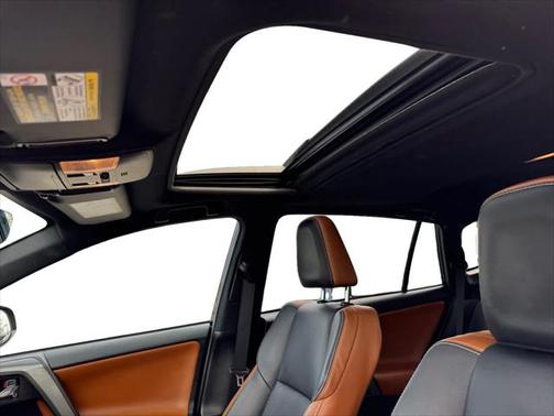 2018 Toyota RAV4 SE