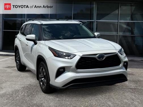 2022 Toyota Highlander Hybrid XLE