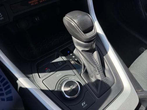 2019 Toyota RAV4 Hybrid LE