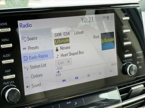 2022 Toyota Sienna XLE 8 Passenger