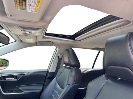 2021 Toyota RAV4 Hybrid XLE Premium