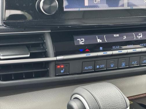 2022 Toyota Sienna XLE 7 Passenger