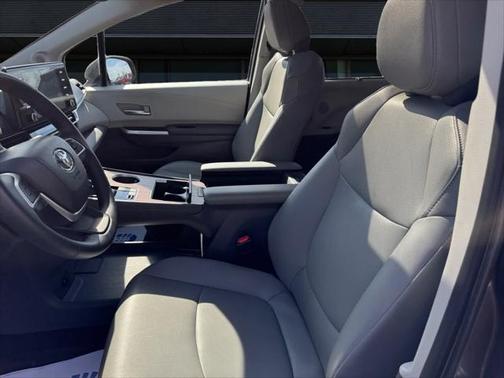 2023 Toyota Sienna XLE 7 Passenger
