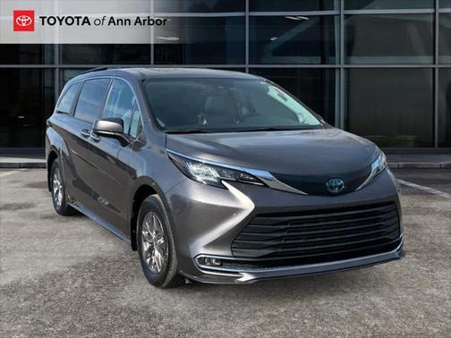 2023 Toyota Sienna XLE 7 Passenger