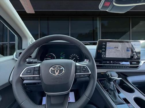 2023 Toyota Sienna XLE 7 Passenger
