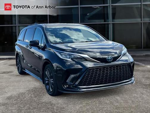 2022 Toyota Sienna XSE 7 Passenger