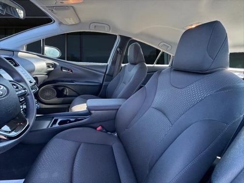 2022 Toyota Prius LE