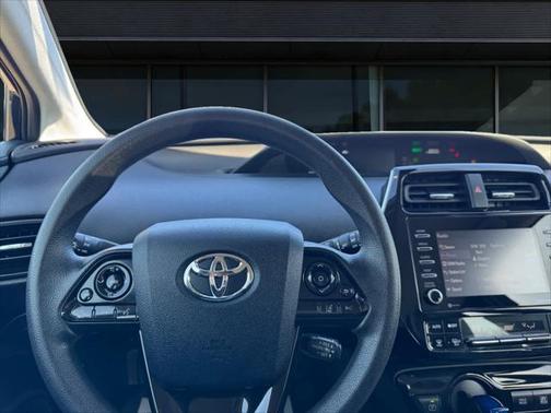 2022 Toyota Prius LE