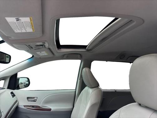 2011 Toyota Sienna XLE