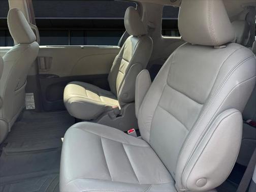 2018 Toyota Sienna XLE