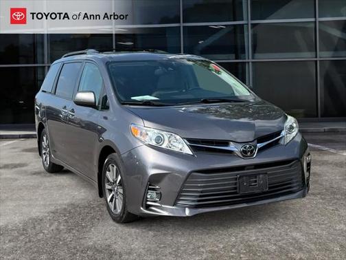 2018 Toyota Sienna XLE