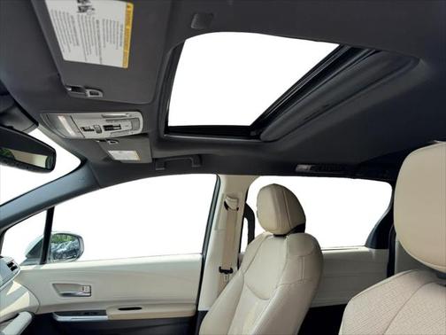 2024 Toyota Sienna Limited 7-Passenger