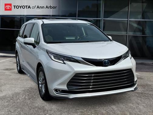 2024 Toyota Sienna Limited 7-Passenger